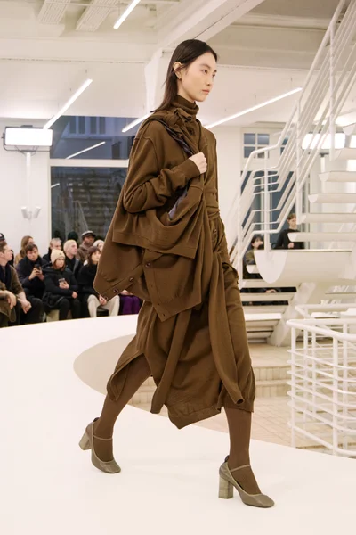 Look 13